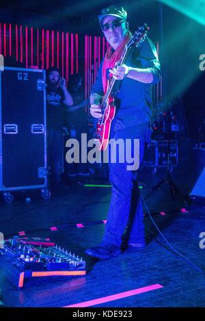 Detroit, MICHIGAN, Stati Uniti. 4 Ott 2017. ROB MYERS di Thievery Corporation si esibiscono presso il Fillmore di Detroit, MICHIGAN. Credit: Alexis Simpson/ZUMA Wire/Alamy Live News Foto Stock