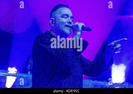 Detroit, MICHIGAN, Stati Uniti. 4 Ott 2017. FRANK ORRALL della Thievery Corporation si esibir presso il Fillmore di Detroit, MI. Credit: Alexis Simpson/ZUMA Wire/Alamy Live News Foto Stock