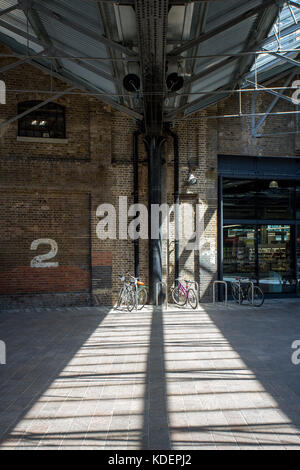 Westside Tettoia da Midland merci Shed, King's Cross, London, Regno Unito Foto Stock