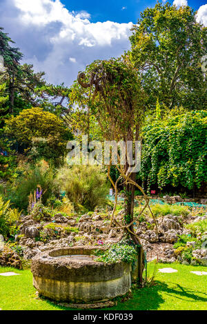 Il giardino alpino nascosto nel Jardin des plantes a Parigi, Francia Foto Stock