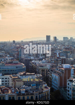 Barcellona, Spagna - 11 Nov 2016: vista sulla città di Barcellona, il quartiere Eixample. Foto Stock