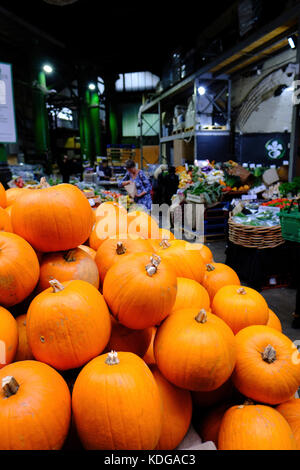 Display di autunno al Mercato di Borough, SE1, London, Regno Unito Foto Stock