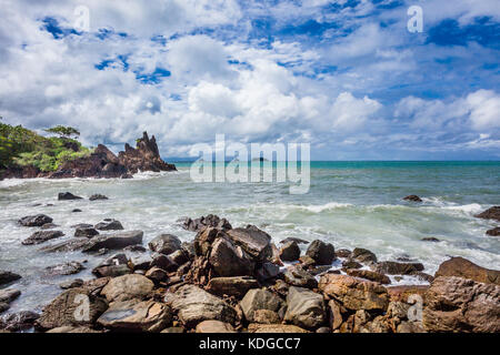Thailandia, Trat Provincia, isola tropicale di Koh Chang nel Golfo della Tailandia, costa rocciosa a Cape Chai Chet Foto Stock