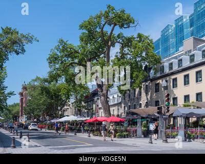 Negozi e ristoranti lungo la Grande Allee Est street,Quebec City, in Canada. Foto Stock