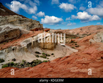 Le formazioni rocciose e trail nel Red Rock Canyon State Park, californis Foto Stock