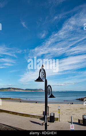 Progettato fossili illuminazione stradale Lyme Regis Foto Stock