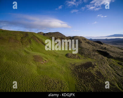 Active gerothermal area nel sud dell'Islanda shot dall'aria con un drone Foto Stock