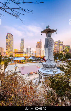 Seoul, Corea del sud skyline dal Tempio Bongeunsa. Foto Stock