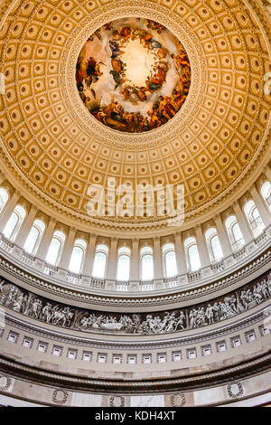 L'Apoteosi di Washington è l'affresco dipinto nella cupola della rotunda negli Stati Uniti Campidoglio di Washington, DC, Stati Uniti d'America Foto Stock