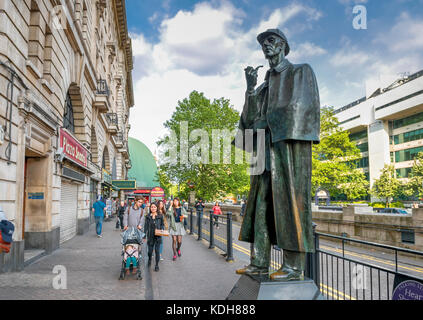 Sherlock Holmes statua a baker street. Foto Stock