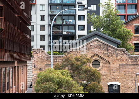 Una combinazione di vecchio e nuovo tipo di alloggio in Pyrmont, Sydney, Australia Foto Stock
