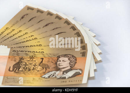 Non è più in corso legale, questo è il vecchio un dollaro nota, introdotto nel 1966 e sostituito nel 1984 da un dollaro moneta in Australia Foto Stock