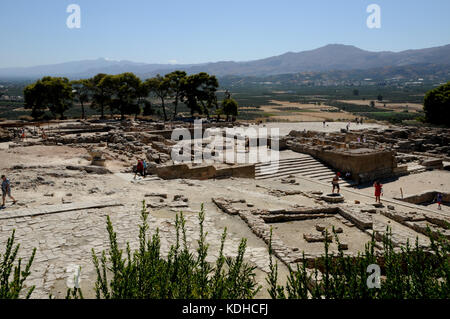 Vista generale del sito dell antica palce e Minoan città di Phaestos nel centro sud della creta. Foto Stock