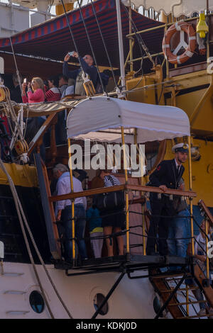 Venezia, Italia. 14 ottobre, 2017. L'aeroporto Amerigo Vespucci è a tall ship della marina militare, che prende il nome dall'esploratore Amerigo Vespucci. la sua porta di casa è livorno, Italia, ed è in uso come nave scuola. oggi per una visita a Venezia © Alessandro mazzola/risveglio/alamy live news Foto Stock