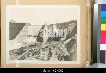 Serbatoio Kensico. Visualizzare showning scavo della vecchia diga Kensico in corso. Contratto 9. Ottobre 13, 1911 (NYPL B13814376 435377) Foto Stock