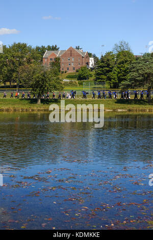 Marching Band, Lago, Muhlenberg college dietro, Allentown, PA, Stati Uniti. Foto Stock