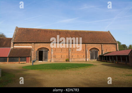 La sala Tithe Barn nel vecchio villaggio Basing, Hampshire, Regno Unito Foto Stock