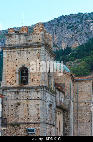 Crepuscolo serale vecchio centro medievale stilo famos calabria village vista, Italia meridionale. Foto Stock