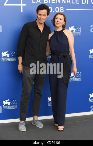 Christian Camargo e Molly Parker frequentare il photocall per Assenzio durante la 74a Venezia Film Festival di Venezia, Italia. 6 Settembre 2017 Foto Stock