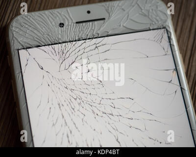 Un shattered iphone 7 schermo plus Foto Stock
