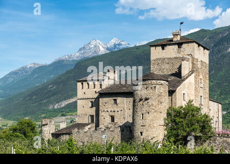 Castello medioevale Sarriod de la tour in Italia vicino a Aosta Foto Stock