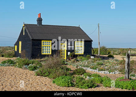 Prospettiva Cottage, la casa che appartenne al film-maker Derek Jarman, Dungeness, Kent, England Regno Unito Foto Stock