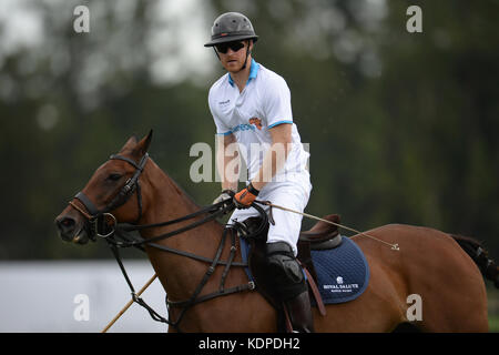 Wellington, FL - 04 MAGGIO: Il Principe Harry partecipa alla Sentebale Polo Cup Presentata dalla Royal Salute World Polo e tenuta alla Valiente Polo Farm Di Wellington Florida Con il Principe Harry il 4 maggio 2016 a Wellington, Florida. Persone: Prince Harry Transmission Ref: FLXX Credit: Hoo-Me.com/MediaPunch ***NO UK*** Foto Stock