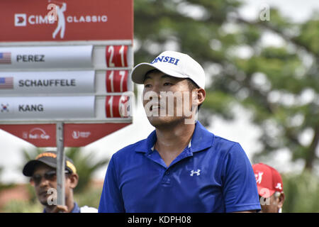 Kuala Lumpur, Malesia. 15 ottobre, 2017. Kang Sung-hoon della Corea del Sud in azione durante il classico di salita 2017 giorno 4 il 15 ottobre 2017 a TPC Kuala Lumpur, Malesia. Credito: Chris Jung/ZUMA filo/Alamy Live News Foto Stock