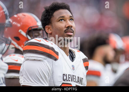 Houston, TX, Stati Uniti d'America. 15 ottobre, 2017. Cleveland Browns difensivo fine Myles Garrett (95) durante il secondo trimestre di NFL di una partita di calcio tra la Houston Texans e i Cleveland Browns a NRG Stadium di Houston, TX. Trask Smith/CSM/Alamy Live News Foto Stock