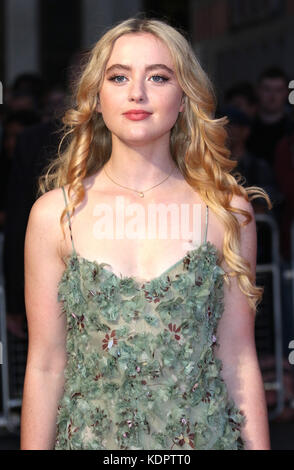 Londra, Regno Unito. 15 ottobre, 2017. Kathryn Newton, tre cartelloni pubblicitari al di fuori di calo, Missouri - BFI LFF gala di chiusura, Leicester Square, Londra UK, 15 ottobre 2017, Foto di Richard Goldschmidt Credito: ricca di oro/Alamy Live News Foto Stock