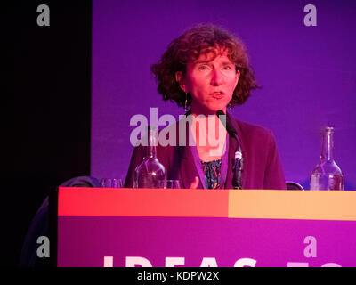 Londra, Regno Unito. Xv oct, 2017. annelisee dodds mp ombra Ministro del tesoro risolve il centennial cooperativa conferenza di partito in london credit: William edwards/alamy live news Foto Stock