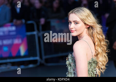 Londra, Regno Unito. Il 15 ottobre 2017. kathryn newton arriva per uk film premiere di 'tre cartelloni pubblicitari al di fuori di calo, Missouri ' di odeon leicester square durante la 61BFI London Film Festival, chiudendo la notte di gala. Credito: wiktor szymanowicz/alamy live news Foto Stock