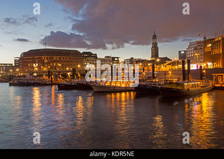 Dal porto di Amburgo, Amburgo, Germania, Europa Foto Stock