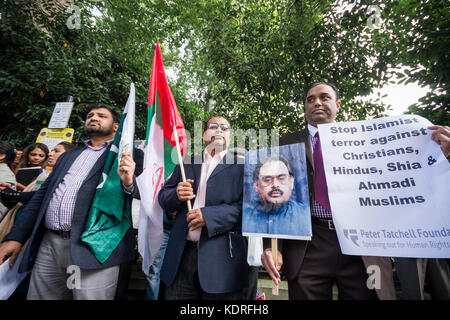 British cristiani pakistani protestare fuori ad Alta Commissione del Pakistan in Londra, Regno Unito. Foto Stock