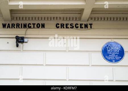 Targa blu su Hotel Colonnade, ex ospedale di maternità e il luogo di nascita di Alan Turing, lo scienziato di computer,Warrington Crescent, Londra W9, Inghilterra Foto Stock