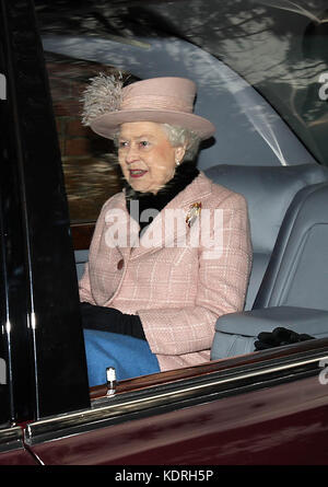 Sandringham, REGNO UNITO - 02 GENNAIO; la regina Elisabetta II, il principe Edward e Sophie Wessex si uniscono ai membri della famiglia reale al servizio della chiesa di domenica sulla proprietà di Sandringham Norfolk. Il 2 gennaio 2011 a Sandringham, Inghilterra Persone: Queen Elizabeth II trasmissione Ref: MNCUK1 credito: Hoo-Me.com/MediaPunch ***NO UK*** Foto Stock