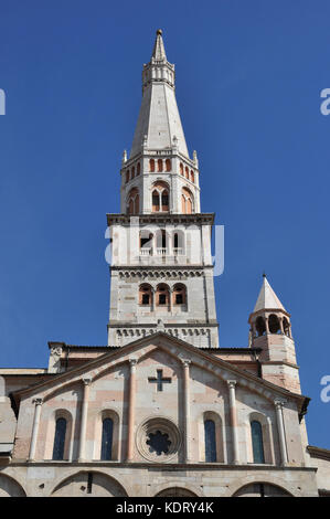 Duomo con la torre Ghirlandina (campanile), piazza grande, modena, Italia Foto Stock