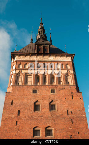 Gdansk, Polonia - 12 dicembre 2015: Torre del carcere di Gdansk, Polonia, costruita come parte delle fortificazioni nella seconda metà del 14 ° secolo Foto Stock