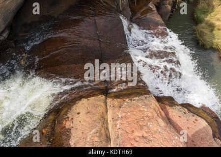 Cascate del leba mountain range vista da sopra. lubango. Foto Stock