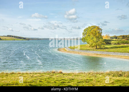 Giornata di sole anglian serbatoio d'acqua a rutland acqua, Inghilterra. Foto Stock