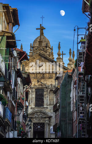 18 ° secolo la Chiesa Parrocchiale di nostra Signora di Vitoria (Igreja de Nossa Senhora da Vitoria) a Porto in Portogallo. Vista da Rua de Sao Miguel Foto Stock