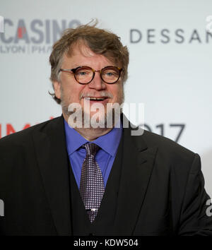 Lione, Francia. 14 ottobre 2017. Il regista e sceneggiatore messicano Guillermo del Toro arriva per la serata di apertura del Festival Lumiere 2017, il nono festival internazionale annuale del cinema. I suoi film includono Pan's Labyrinth, Hellboy e Pacific Rim. Del Toro terrà una Master Class durante il festival. Crediti: James Colburn/ZUMA Wire/Alamy Live News Foto Stock