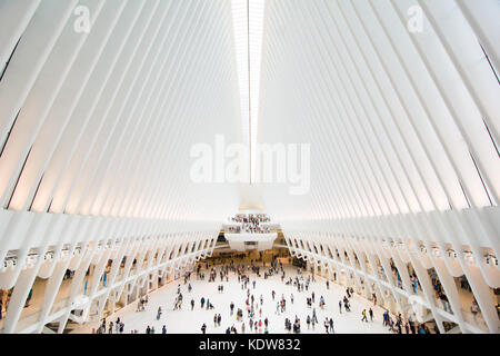 La straordinaria architettura dell'occhio al World Trade Center hub di trasporto nella città di New York, Stati Uniti Foto Stock