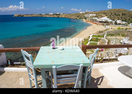 Anna's Place, elegante bar sulla spiaggia di paradise beach, Mykonos, Cicladi, Egeo, Grecia, Europa Foto Stock