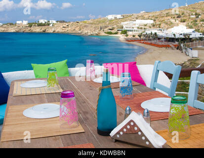 Anna's Place, elegante bar sulla spiaggia di paradise beach, Mykonos, Cicladi, Egeo, Grecia, Europa Foto Stock