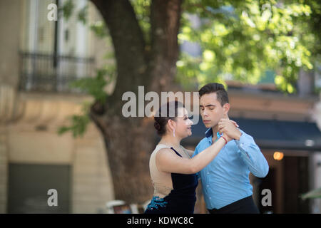 Ballerini di tango in Plaza Dorrego, St Elmo, Buenos Aires Foto Stock