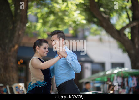 Ballerini di tango in Plaza Dorrego, St Elmo, Buenos Aires Foto Stock