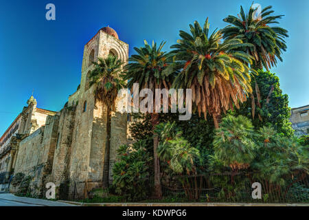 San Giovanni degli Eremiti chiesa in palermo sicilia. Foto Stock