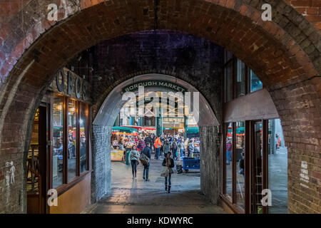 Ingresso ad arco del Borough Market Foto Stock