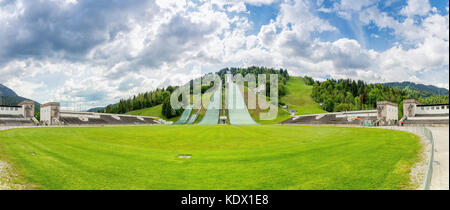 Olympic hill, ski jumping, Garmisch - Partenkirchen district, Baviera, Germania Foto Stock